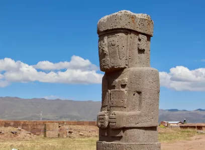 Ruínas de Tiwanaku com guia particular